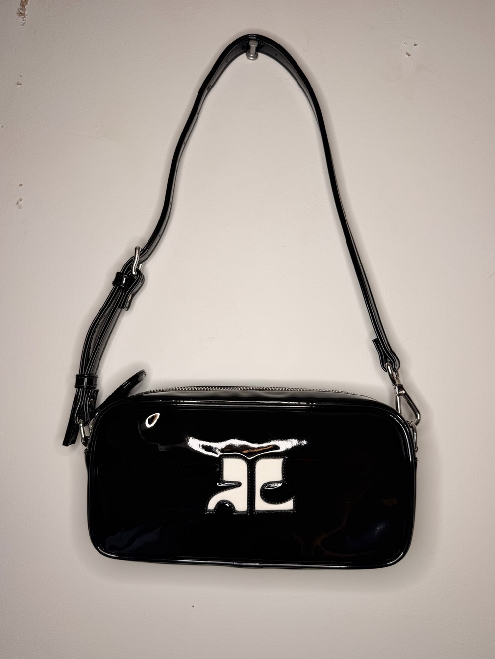 NWT Courreges Black Patent Leather Crossbody Shoulder Wristlet Bag With White Lo